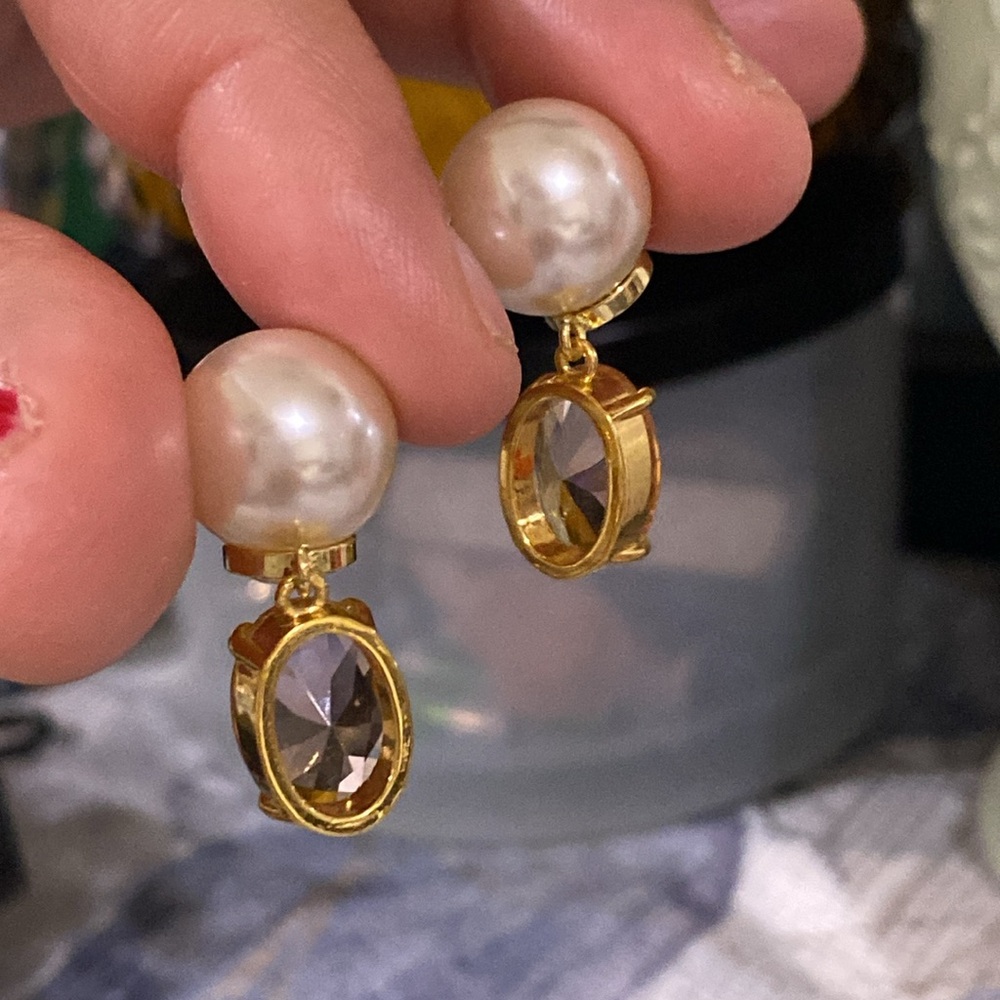 CD Tribal Elegant Gold-tone and Pearl Drop Earrings Set - Picture 10 of 13